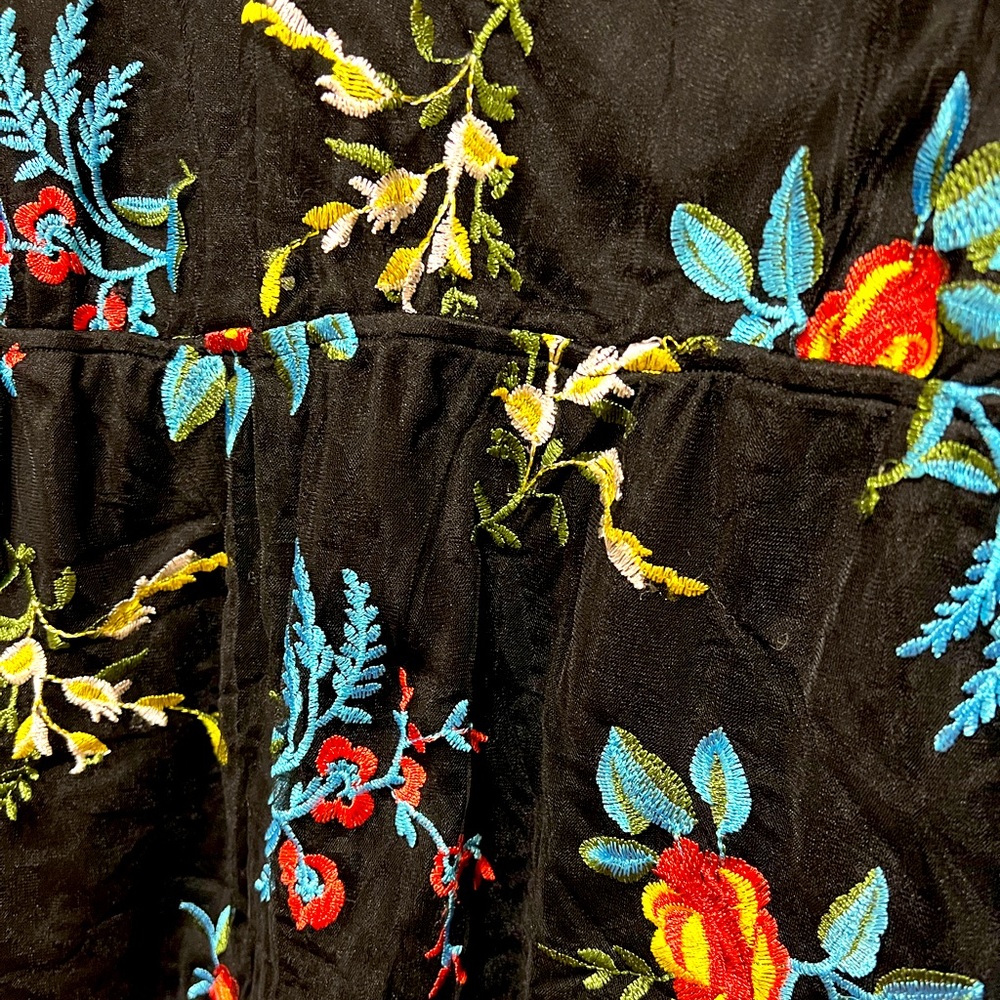 🎉HP🎉 Simply Be Sheer Floral Embroidered Dress w/ Black Slip and Ruched Sleeves - Picture 4 of 8